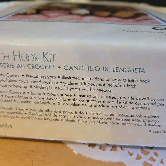 Latch Hook Kit Wonderart # 4295 "Labs" - Picture 7 of 8